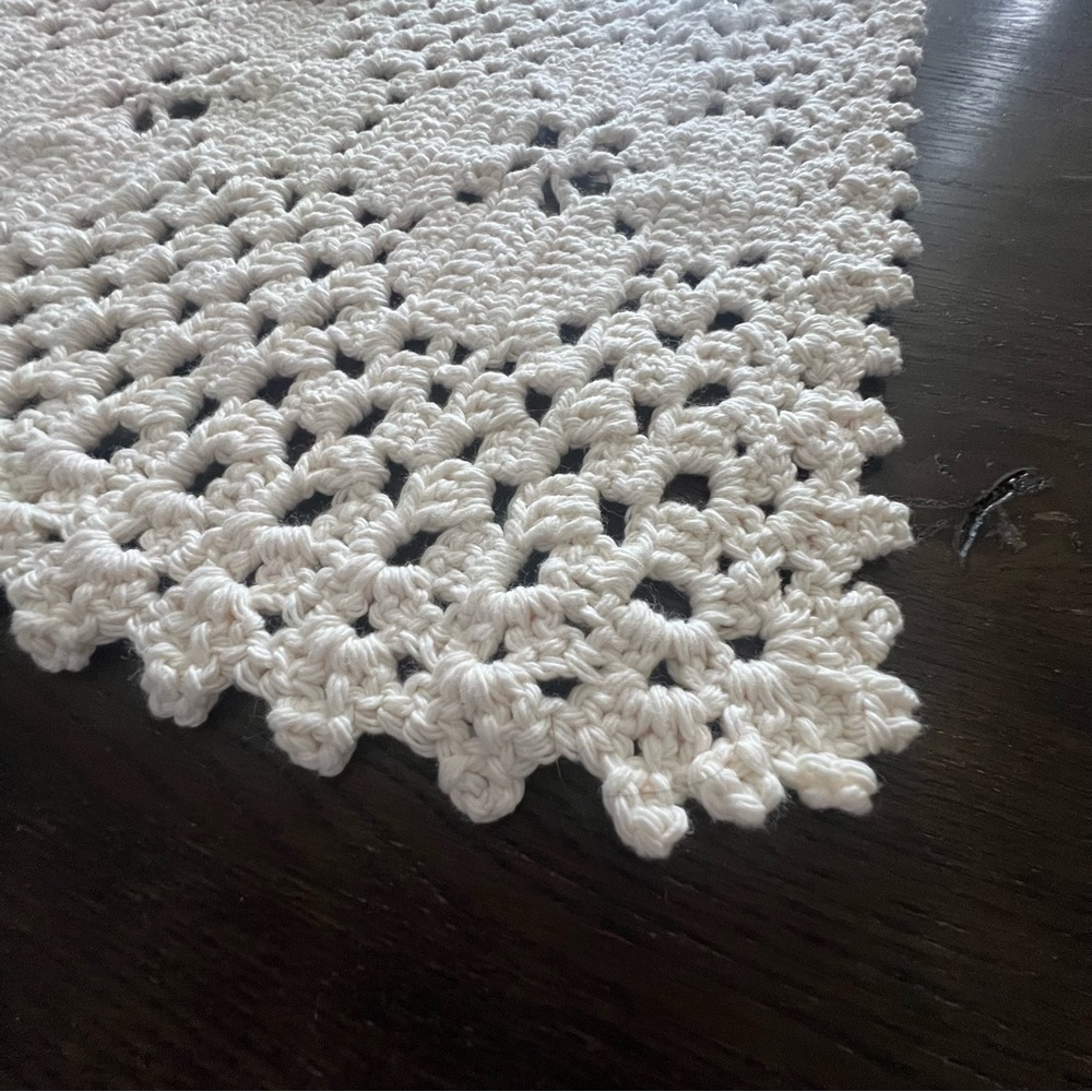 White/Cream Rectangular Crochet Flower Table Runner - Picture 4 of 8